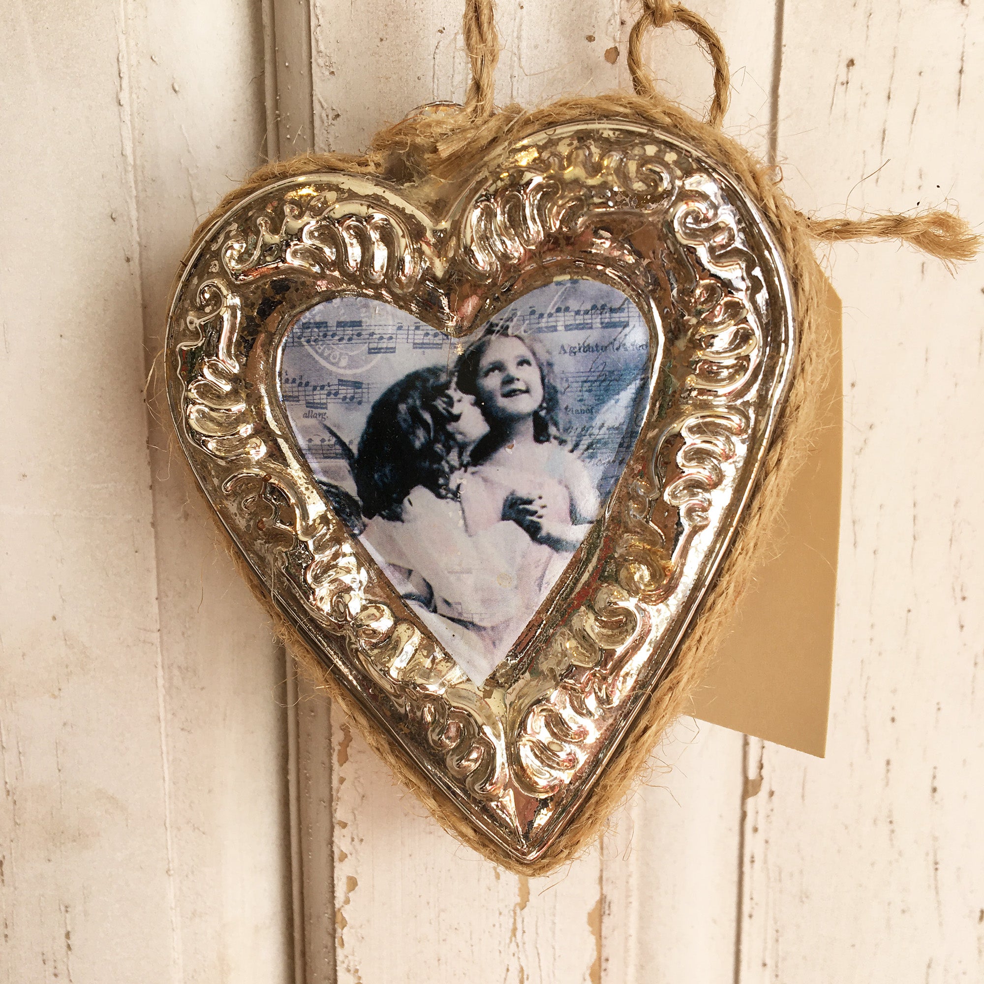 Coeur décoratif - Cadeau original * Chacun de nos produits sont uniques. Pour cette raison veuillez vérifier la disponibilité en magasin en nous téléphonant au 819 326-3563 avant votre achat.