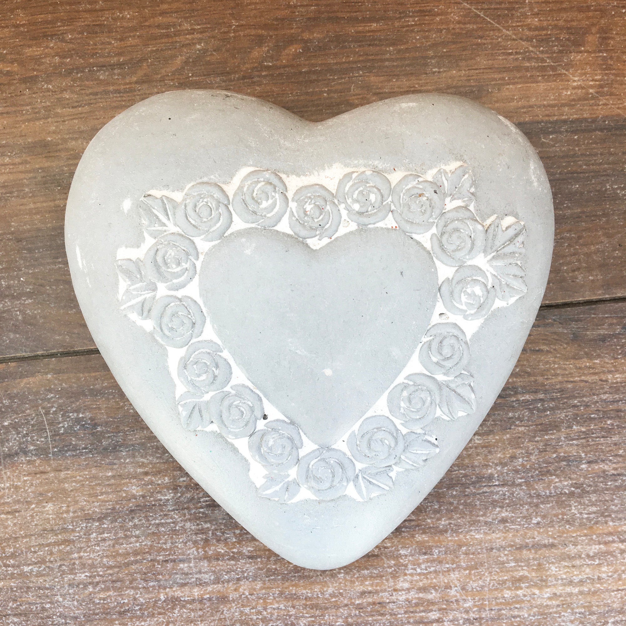 Coeur décoratif - Cadeau original * Chacun de nos produits sont uniques. Pour cette raison veuillez vérifier la disponibilité en magasin en nous téléphonant au 819 326-3563 avant votre achat.