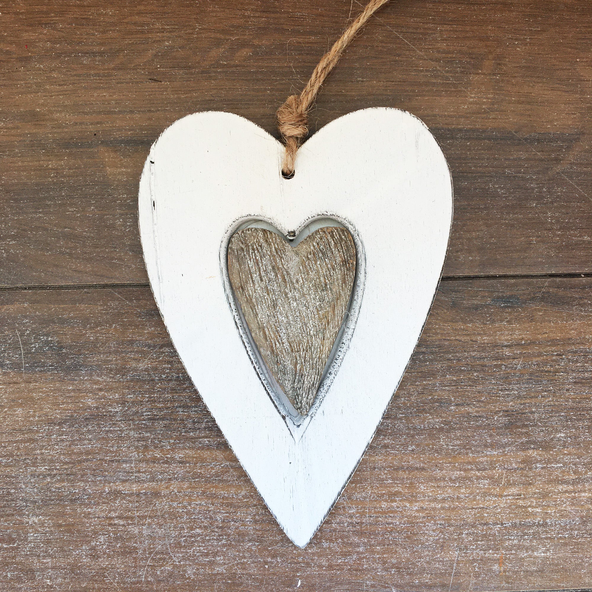 Coeur décoratif - Cadeau original * Chacun de nos produits sont uniques. Pour cette raison veuillez vérifier la disponibilité en magasin en nous téléphonant au 819 326-3563 avant votre achat.