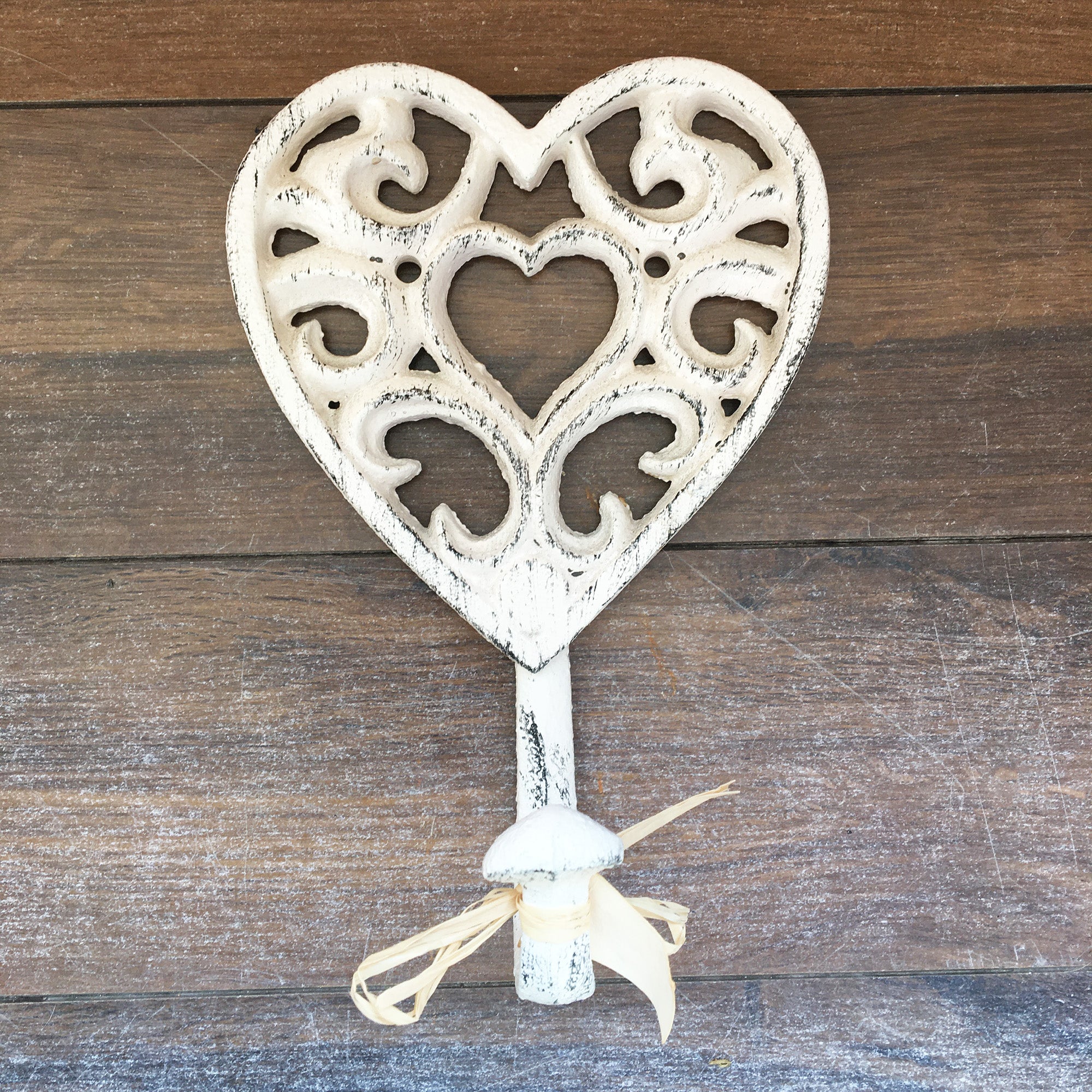 Coeur décoratif - Cadeau original * Chacun de nos produits sont uniques. Pour cette raison veuillez vérifier la disponibilité en magasin en nous téléphonant au 819 326-3563 avant votre achat.