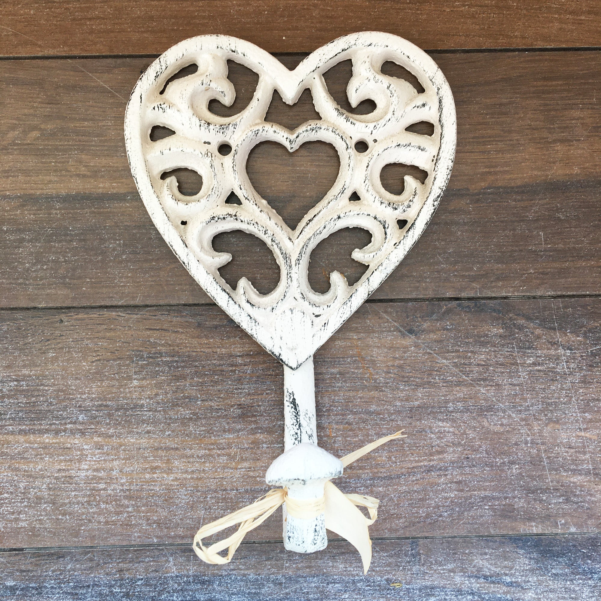 Coeur décoratif - Cadeau original  * Chacun de nos produits sont uniques. Pour cette raison veuillez vérifier la disponibilité en magasin en nous téléphonant au 819 326-3563 avant votre achat.