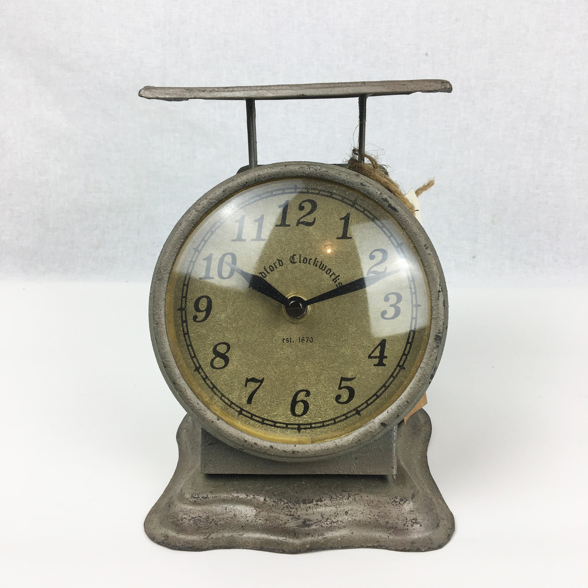 Horloge décorative unique * Chacun de nos produits sont uniques. Pour cette raison veuillez vérifier la disponibilité en magasin en nous téléphonant au 819 326-3563 avant votre achat.
