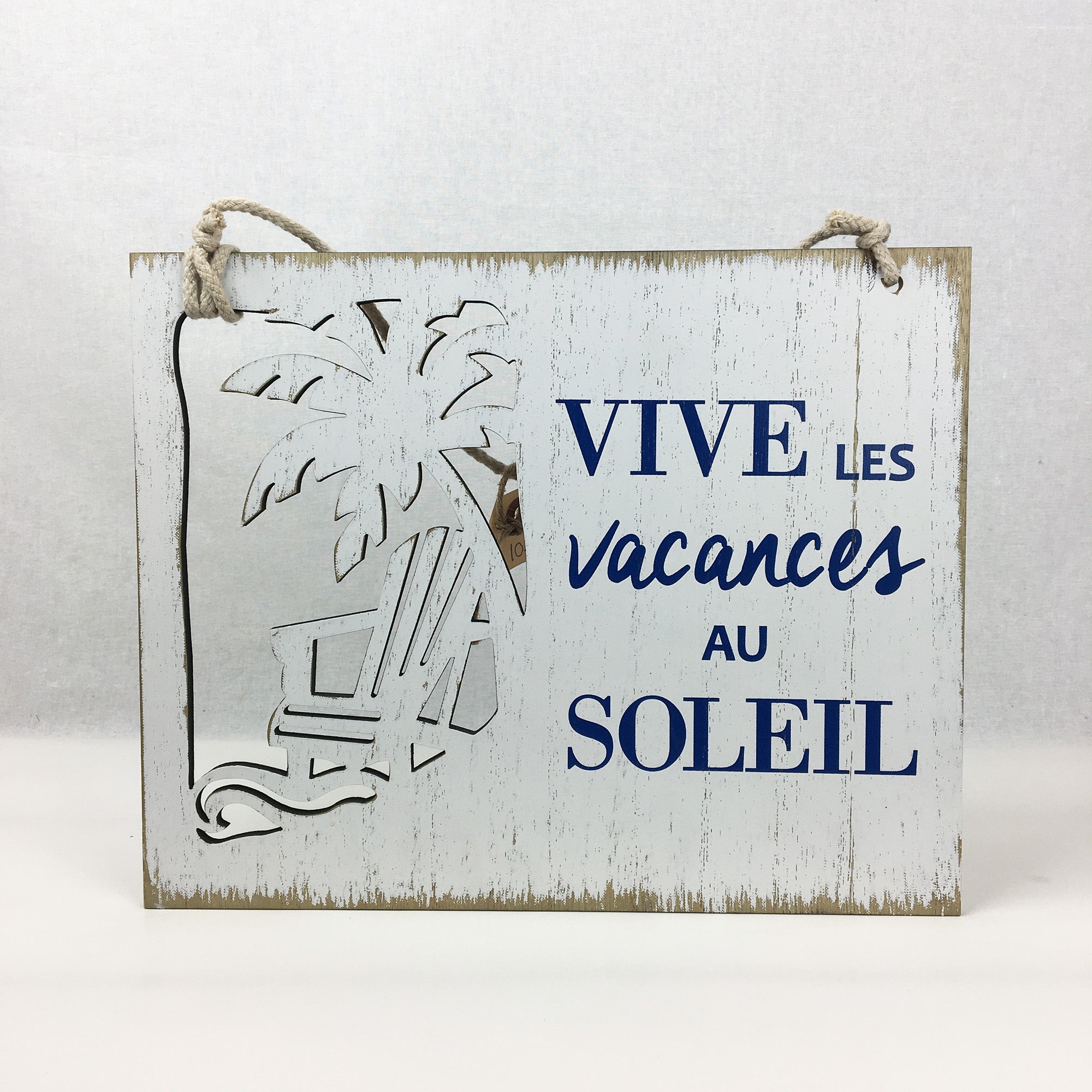 Cadre décoratif - Vive les vacances au soleil  * Chacun de nos produits sont uniques. Pour cette raison veuillez vérifier la disponibilité en magasin en nous téléphonant au 819 326-3563 avant votre achat.